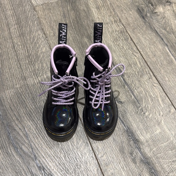 • Dr. Martens • Girls 1460 Softy Heart T Lace & Zip Up Boots Black & Purple 7 - Picture 2 of 5